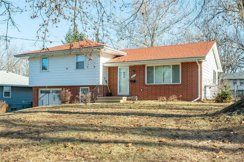 3911 74th Street, Urbandale, IA, 50322 | Card Image