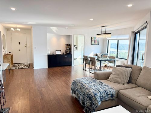 ph10-400 High Point Dr, Hartsdale, NY, 10530-1141 | Card Image