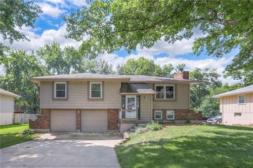 712 Ne Locust Dr, Blue Springs, MO, 64014-2159 | Card Image