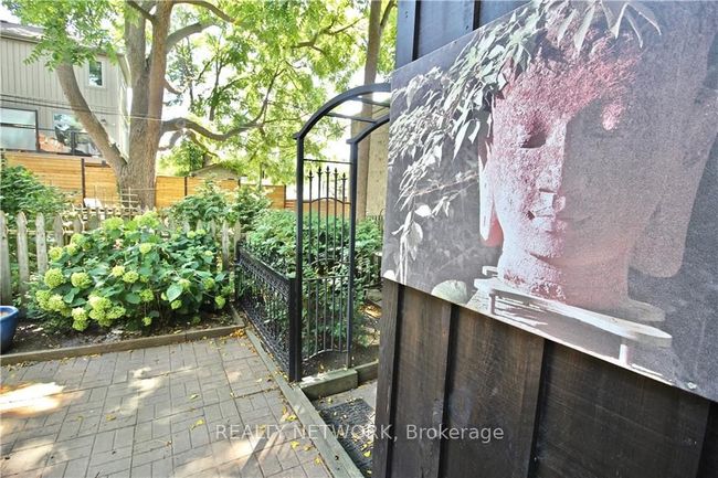 16 Hatt St, House attached with 3 bedrooms, 3 bathrooms and null parking in Dundas ON | Image 27