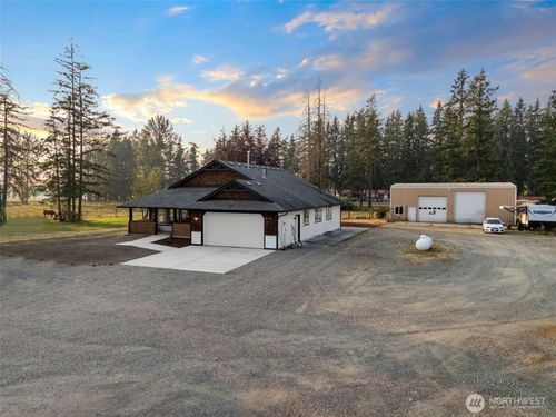 41926 212th Ave Se, Enumclaw, WA, 98022-9154 | Card Image