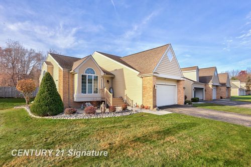 49 Willow Pond Dr W, Saginaw, MI, 48603-9642 | Card Image