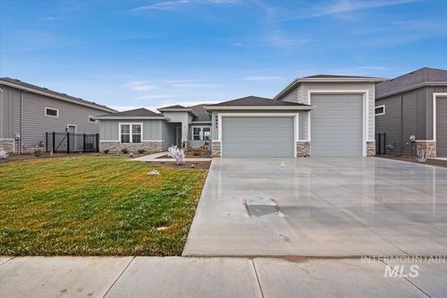 9953 S Peregrine Falcon Ave, Nampa, ID, 83686-1122 | Card Image