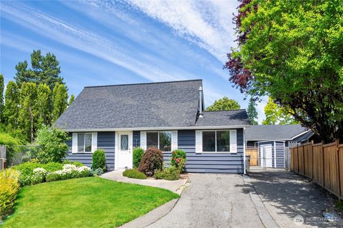 9054 Ne 137th Ct, Kirkland, WA, 98034-1803 | Card Image