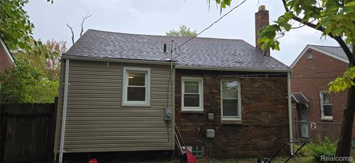 19451 Woodingham Dr, Detroit, MI, 48221-1654 | Card Image