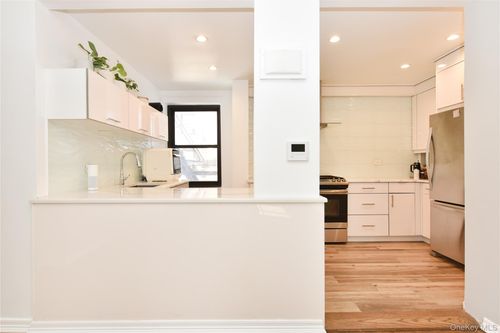 apt-2e-211-06 75th Ave, Oakland Gardens, NY, 11364-3330 | Card Image