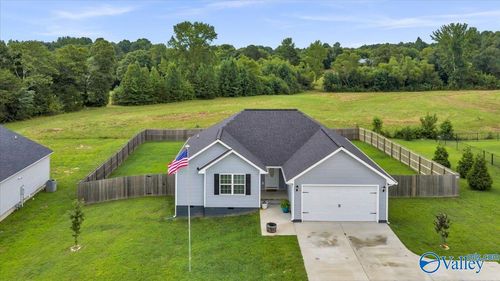 971 Creekstone Point Dr, Fort Payne, AL, 35967-0008 | Card Image