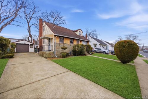 112 Judith Lane, Hempstead, NY, 11580 | Card Image
