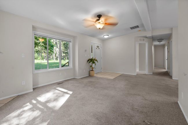 Living Room | Image 9