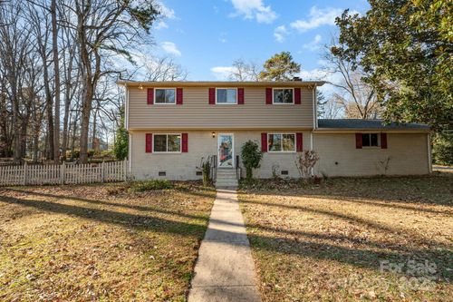 7015 Lavern St, Charlotte, NC, 28215-3735 | Card Image