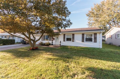 2912 Sunset Ln, Sandusky, OH, 44870-5984 | Card Image