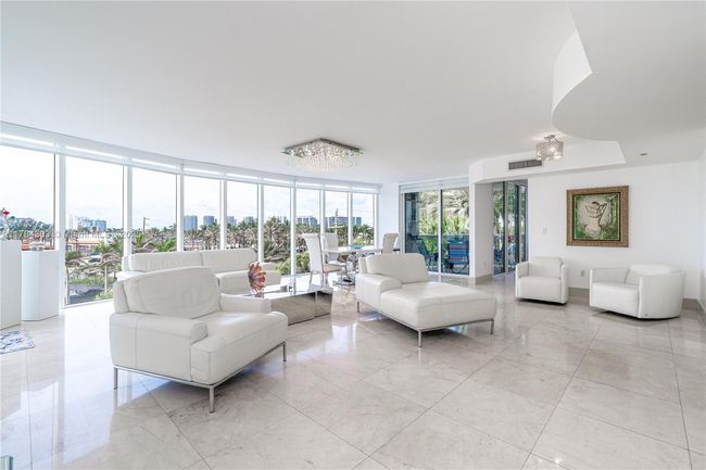 APT-405 - 18911 Collins Ave, Condo with 3 bedrooms, 4 bathrooms and null parking in Sunny Isles Beach FL | Image 6