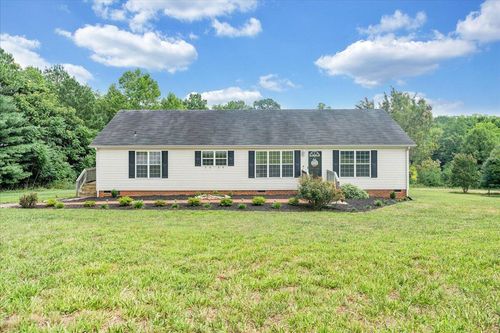1064 Lipscomb Rd, Moneta, VA, 24121-6161 | Card Image