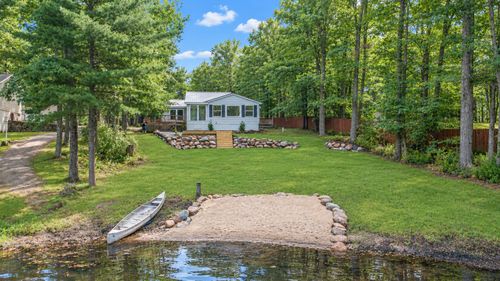 5049 Ruby Dr, Gladwin, MI, 48624-7701 | Card Image