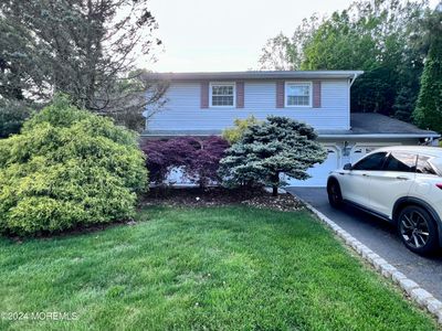 35 Regina Road, House other with 4 bedrooms, 2 bathrooms and null parking in Morganville NJ | Image 3