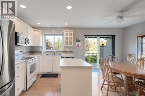 16-920 Brulette Pl, Mill Bay, BC, V8H1J1 | Card Image