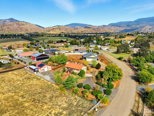 16545 Wardlaw Dr, Springville, CA, 93265-9332 | Card Image