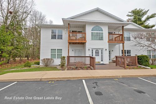 1015 E Lincoln St, East Tawas, MI, 48730-1682 | Card Image
