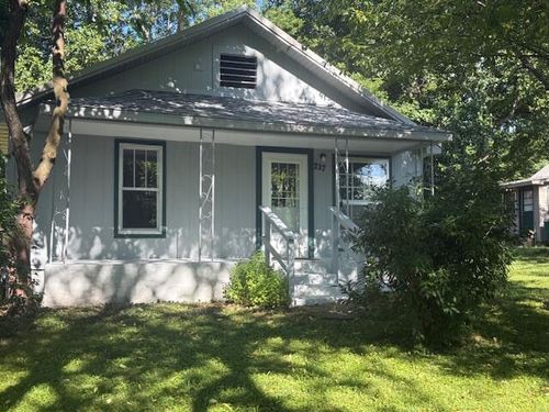 217 N Utah St, West Plains, MO, 65775-2209 | Card Image