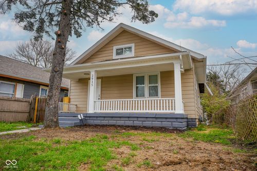 2915 Brookside Ave, Indianapolis, IN, 46218-4449 | Card Image