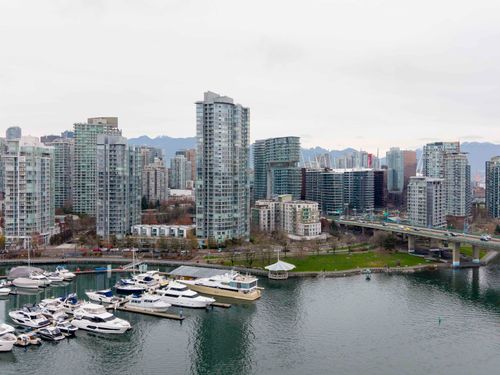 3805-1033 Marinaside Cres, Vancouver, BC, V6Z3A3 | Card Image