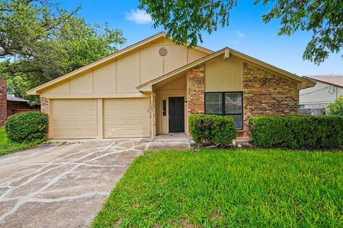 1405 Trammell Dr, Benbrook, TX, 76126-3826 | Card Image