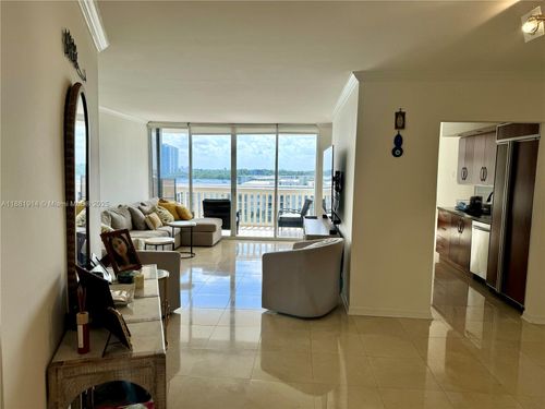 apt-811-1000 E Island Blvd, Aventura, FL, 33160-4938 | Card Image