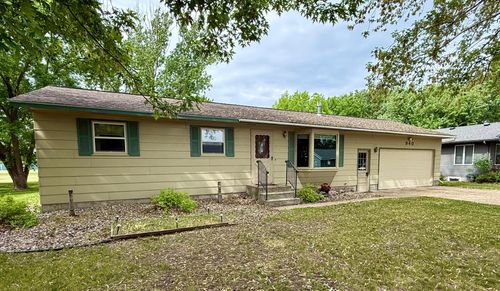 940 Lilac Dr, Sauk Centre, MN, 56378-1643 | Card Image