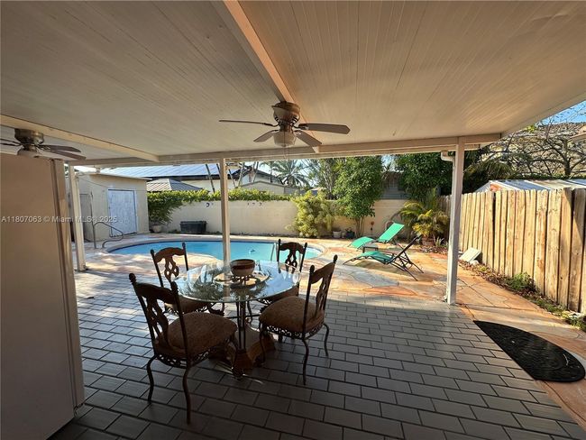 10075 Nw 129 Th Ter, House other with 3 bedrooms, 2 bathrooms and null parking in Hialeah Gardens FL | Image 13