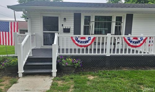 1252 Gard St, Frankfort, IN, 46041-1037 | Card Image