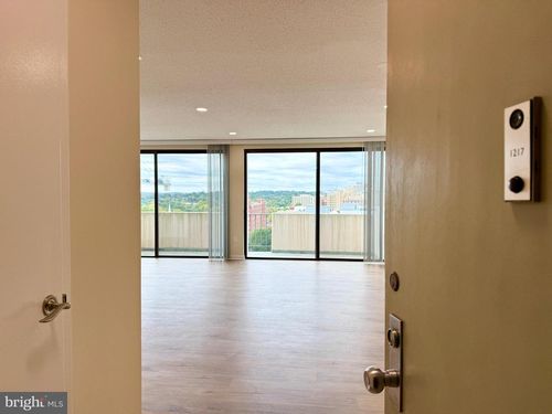 apt-1217-4141 N Henderson Rd, ARLINGTON, VA, 22203-2424 | Card Image
