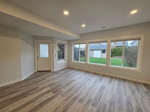 lower-10282 Kent Rd, Chilliwack, BC, V2P5X7 | Card Image