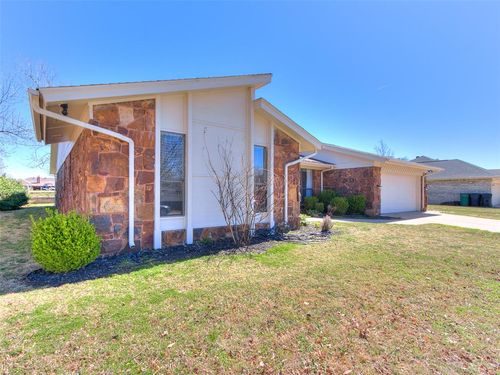 12004 Royal Coach Drive, Yukon, OK, 73099 | Card Image