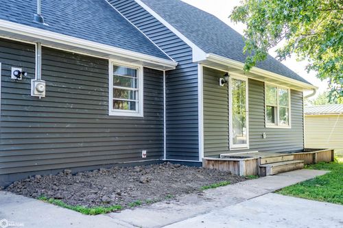 1111 Mabel St, Oskaloosa, IA, 52577-1512 | Card Image