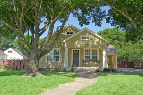 613 N Main St, Muenster, TX, 76252-2417 | Card Image