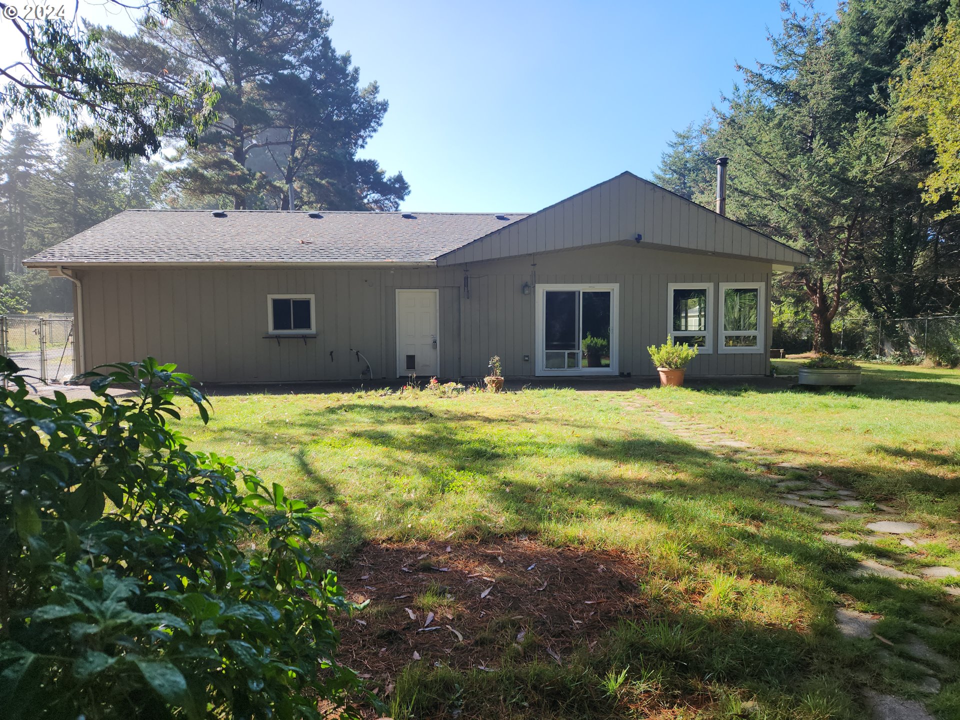 Hillside Acres Rd, Gold Beach, OR 97444