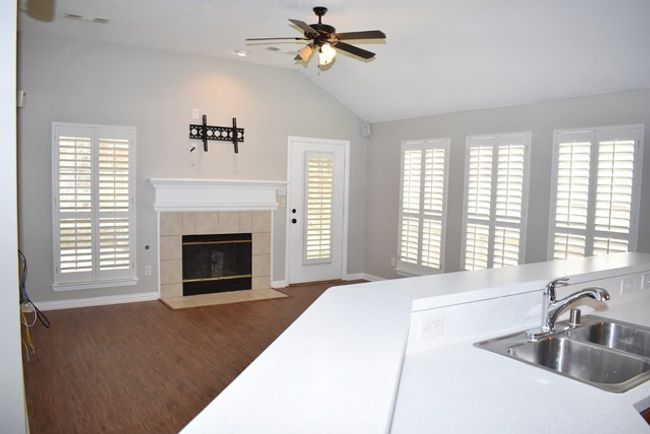 208 Silver Oak Dr, House other with 3 bedrooms, 2 bathrooms and null parking in Grapevine TX | Image 6