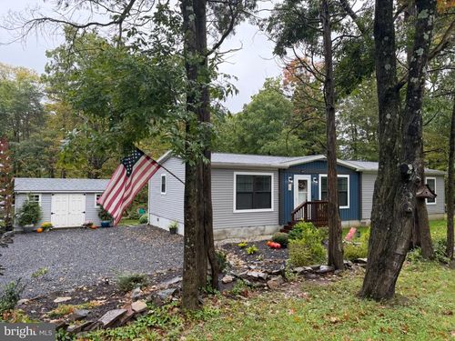 3213 Miller Rd, PENNSBURG, PA, 18073-2217 | Card Image