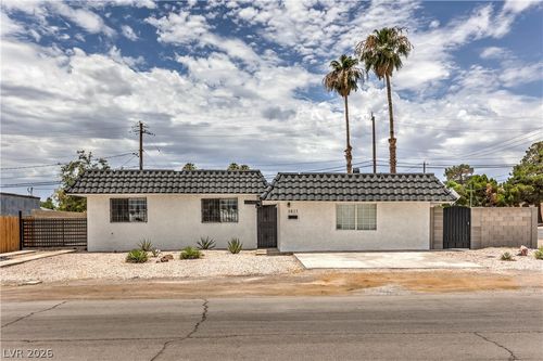 3811 Tumbleweed Ave, Las Vegas, NV, 89121-4541 | Card Image