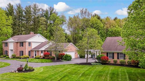 967 Robinwood Hills Dr, Akron, OH, 44333-1578 | Card Image