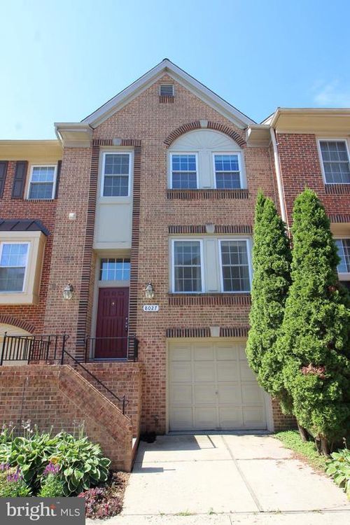 8027 Merry Oaks Ct, VIENNA, VA, 22182-4029 | Card Image