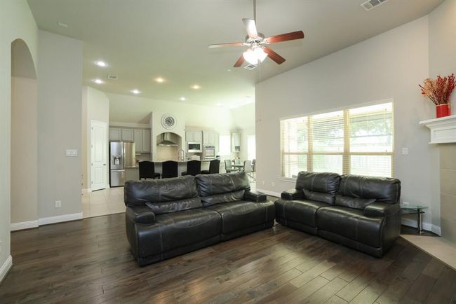 Don't miss the kitchen action with no walls | Image 19