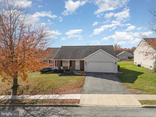 15 Lakeview Dr, MYERSTOWN, PA, 17067-3109 | Card Image
