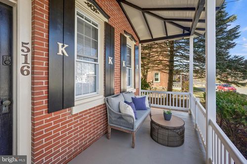 516 Gay St, PHOENIXVILLE, PA, 19460-3816 | Card Image