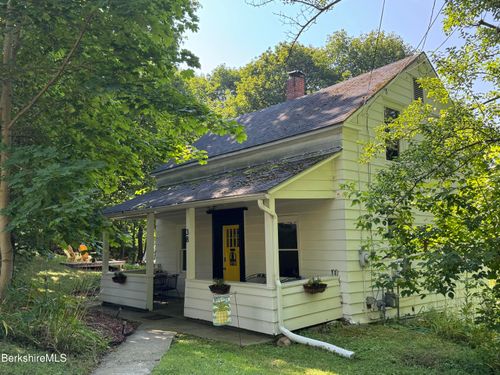 38 Wesleyan St, North Adams, MA, 01247-2760 | Card Image