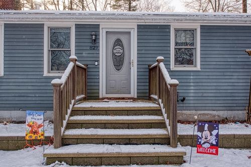 829 Auburn St, Bridgewater, MA, 02324-3411 | Card Image