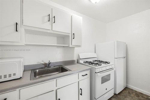 apt-5-126 Sw 18th Ave, Miami, FL, 33135-2041 | Card Image
