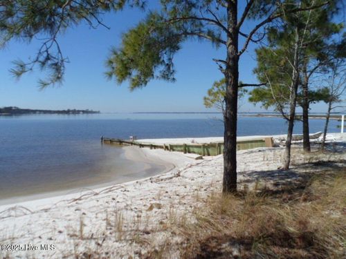 113 Staysail Ln, Beaufort, NC, 28516-6732 | Card Image