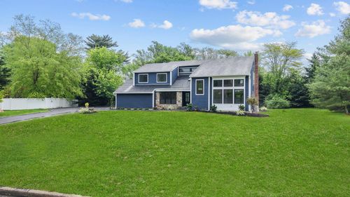 10 Stirrup Ln, Fort Salonga, NY, 11768-2747 | Card Image