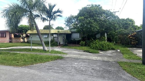 185 Ne 129th St, North Miami, FL, 33161 | Card Image
